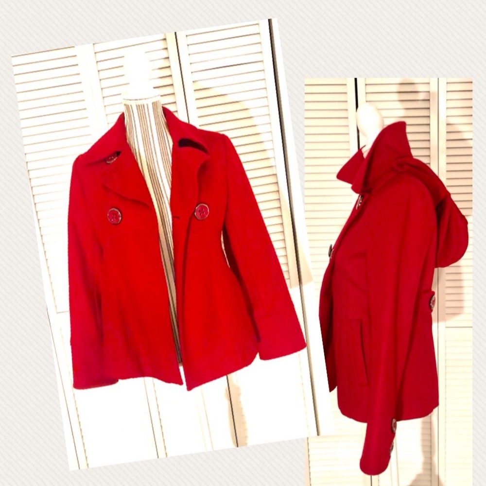 Guess coat with removable hat almost new